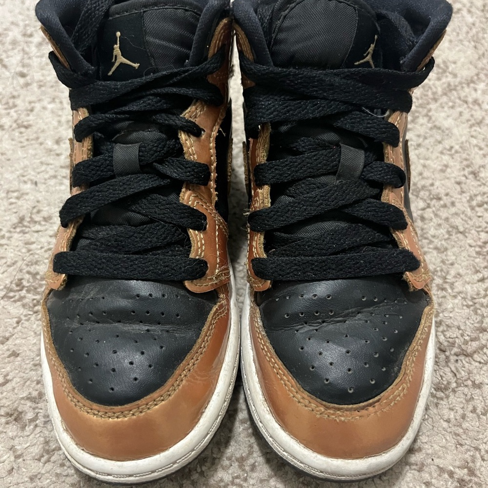 Nike Kids Sneakers - Black and Gold